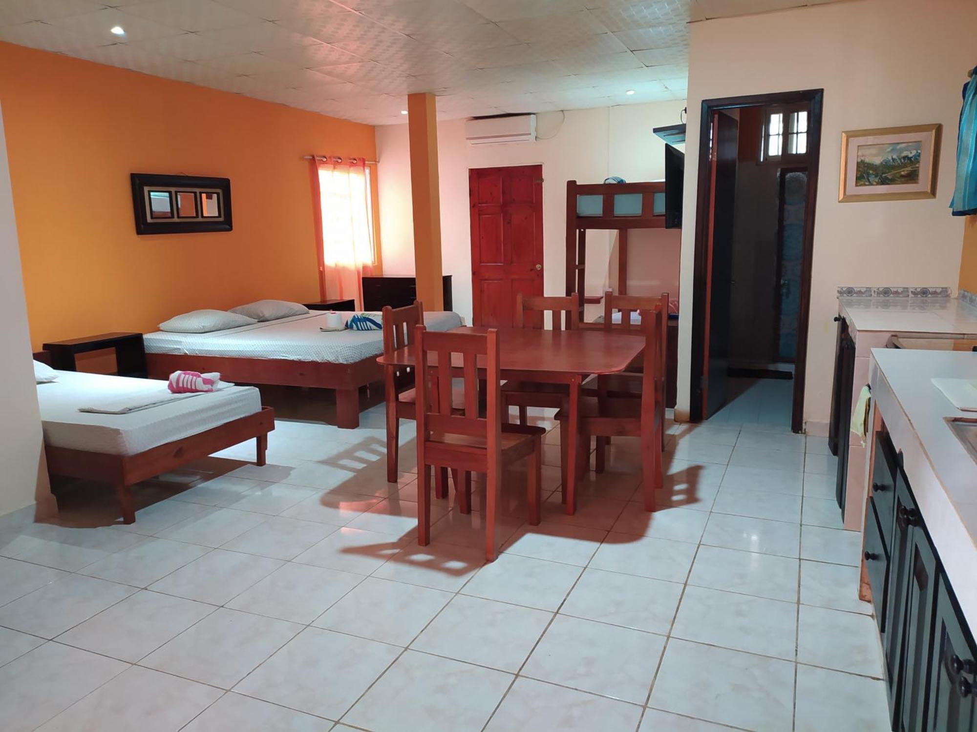 Sun Havens Apartments & Suites Bocas del Toro Exterior photo